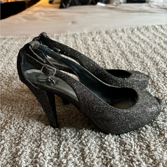 Used glitter high heel shoes 👠 good condition, size 7.5 - Picture 13 of 16
